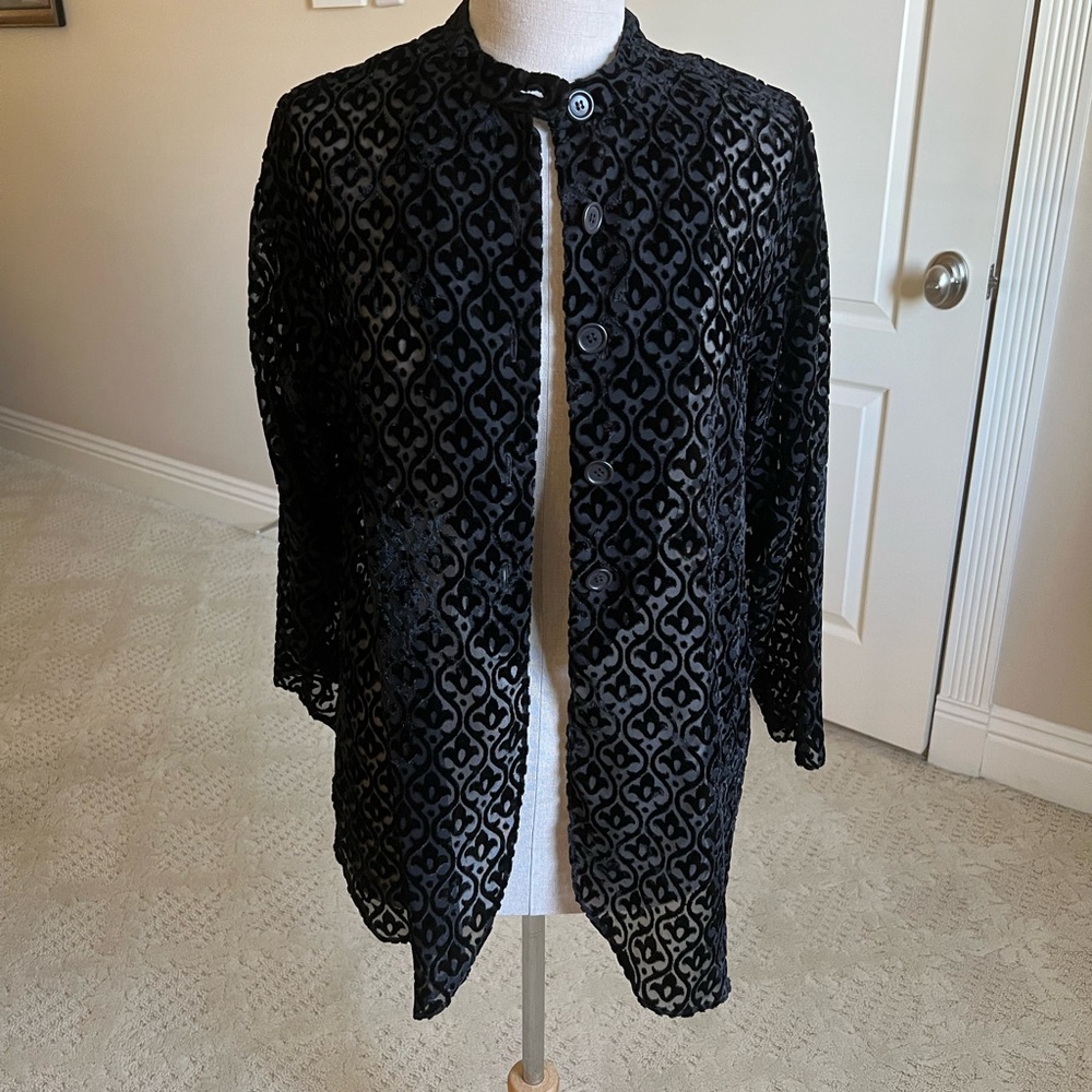 Women nice top velvet flower for day & night party , new good condition